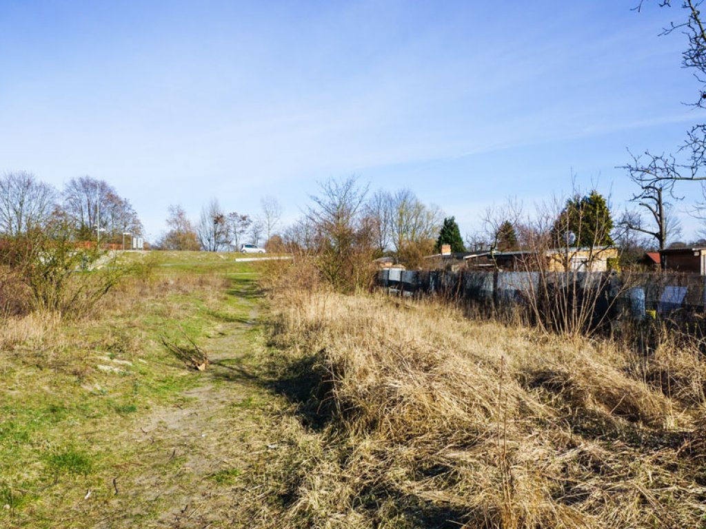 Ehemaliger Todesstreifen entlang des Britzer Zweigkanals in Berlin-Treptow; Aufnahme 2015