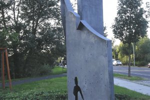Lothar Schleusener, erschossen an der Berliner Mauer: Im November 1999 errichtetes Denkmal für Lothar Schleusener und Jörg Hartmann in der Kiefholzstraße (Aufnahme 2007)