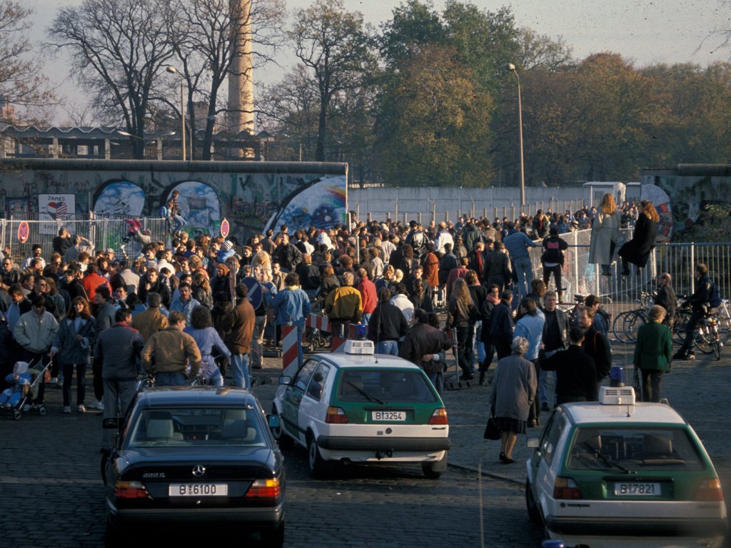 Berlin-Treptow: Opening of the border crossing, 10 November 1989