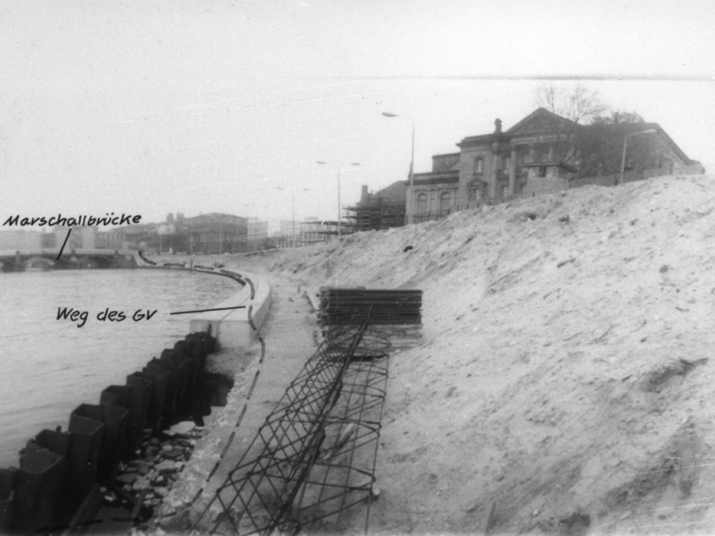 Manfred Gertzki, shot and drowned in the Berlin border waters: Escape route along the Spree riverbank [MfS photo: April 27, 1973]