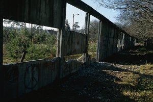 Remnants of the Wall in Klein-Glienicke, 2 April 1990