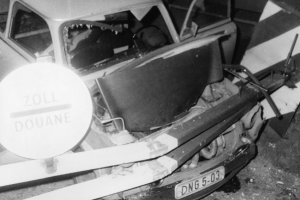 Fahrzeug zertrümmert, Fahrer schwer verletzt: Gescheiterte Flucht mit einem PKW Marke „Trabant“ am Grenzübergang Staaken, 2. Juni 1984