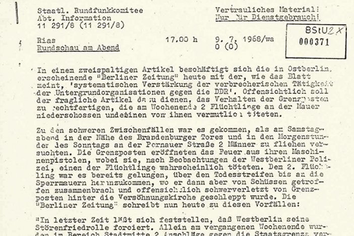 Siegfried Krug: DDR-Mitschrift eines RIAS-Beitrages über Schüsse auf einen Flüchtling am Brandenburger Tor, 9. Juli 1968 Siegfried Krug: DDR-Mitschrift eines RIAS-Beitrages über Schüsse auf einen Flüchtling am Brandenburger Tor, 9. Juli 1968
