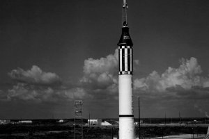 Start der Mercury-Kapsel MR-3 oder "Freedom 7" von Cape Canavarell; Aufnahme 5. Mai 1961