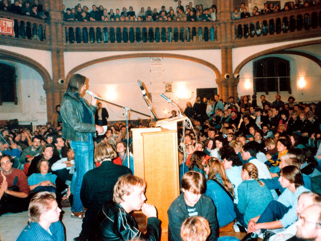 Diskussion und Mahnwache in der Ost-Berliner Gethsemane Kirche, 9. Oktober 1989