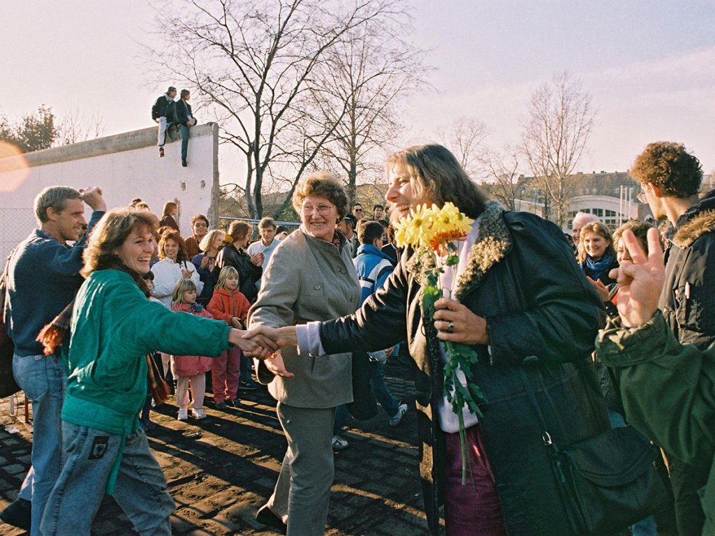 Öffnung des neuen Grenzübergangs Schlesische Straße/Puschkinallee in Berlin, 11. November 1989