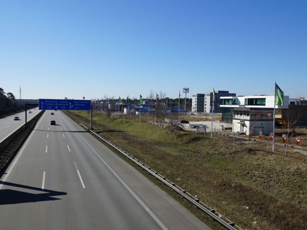 Ehemalige DDR-Grenzübergangsstelle Drewitz, heute Gewerbestandort Europarc Dreilinden an der A 115; Aufnahme 2015