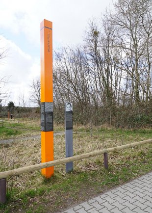 Walter Kittel: Commemorative Column at the corner of Karl-Marx-Strasse/Berlepschstrasse