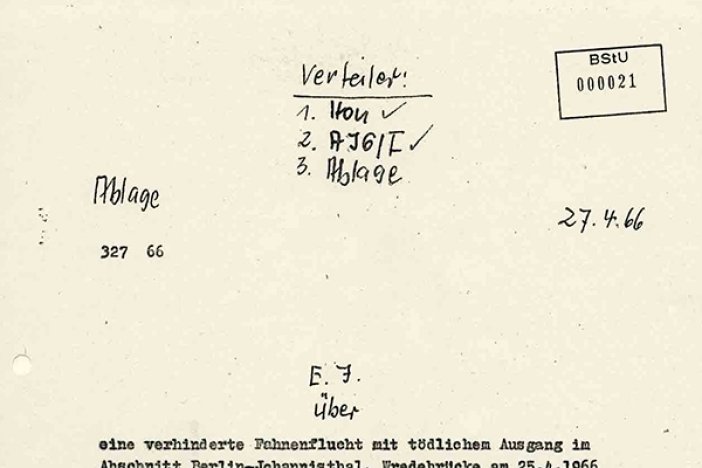 MfS-Information an SED-Politbüromitglied Erich Honecker über den Fluchtversuch und die Erschießung von Michael Kollender, 27. April 1966 MfS-Information an SED-Politbüromitglied Erich Honecker über den Fluchtversuch und die Erschießung von Michael Kollender, 27. April 1966