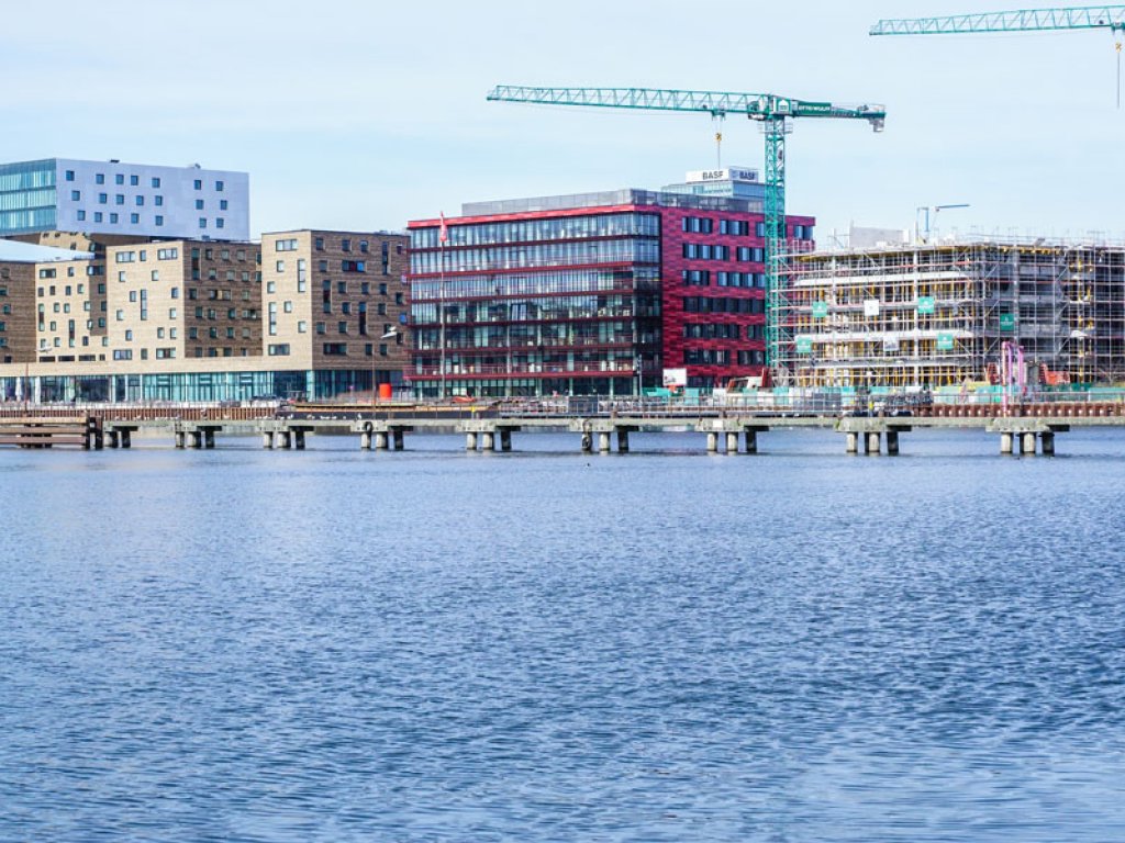 Wasser-Sperre der DDR-Grenzanlagen auf der Spree am Osthafen in Berlin-Treptow (1); Aufnahme 2015