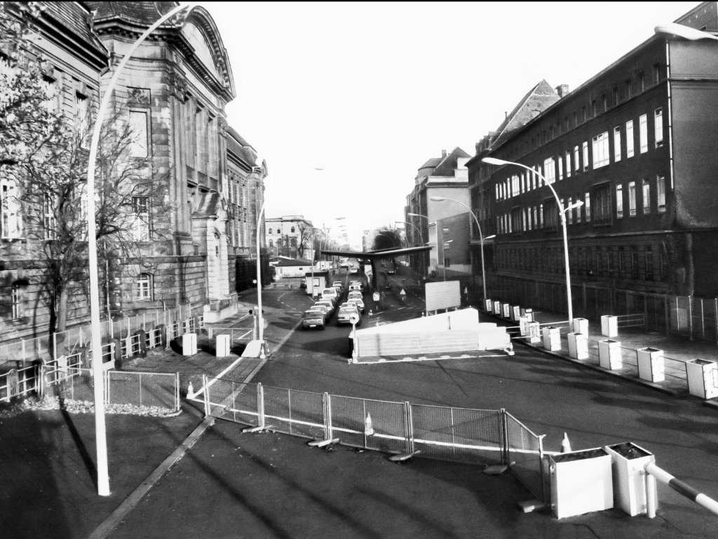 Blick auf den Grenzübergang Invalidenstraße (Richtung Osten), Aufnahme 1980er Jahre