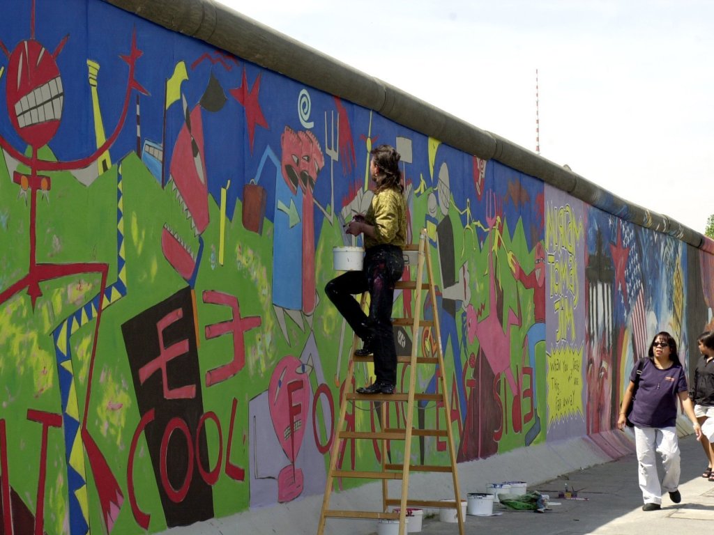 Jim Avignons Werk wurde nicht von ihm selbst erneuert, 1. Juli 2000