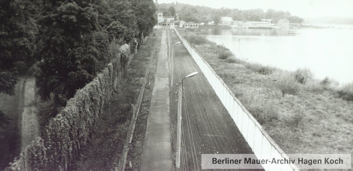 Sperranlagen am Potsdamer Jungfernsee mit Blick auf die Meierei